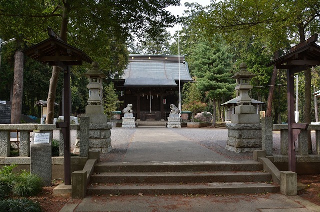 本殿前庭への石段.jpg
