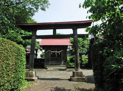住吉神社鳥居と社殿.jpg