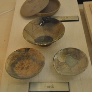 8郷土博物館展示の土師器_須恵器.jpg
