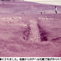井戸への石畳の道.jpg