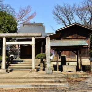 塩釜神社全景_神社右側は講中の受付所、絵馬堂.jpg