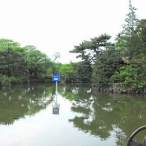 2村人達が集まった箱根ヶ崎村池尻.jpg